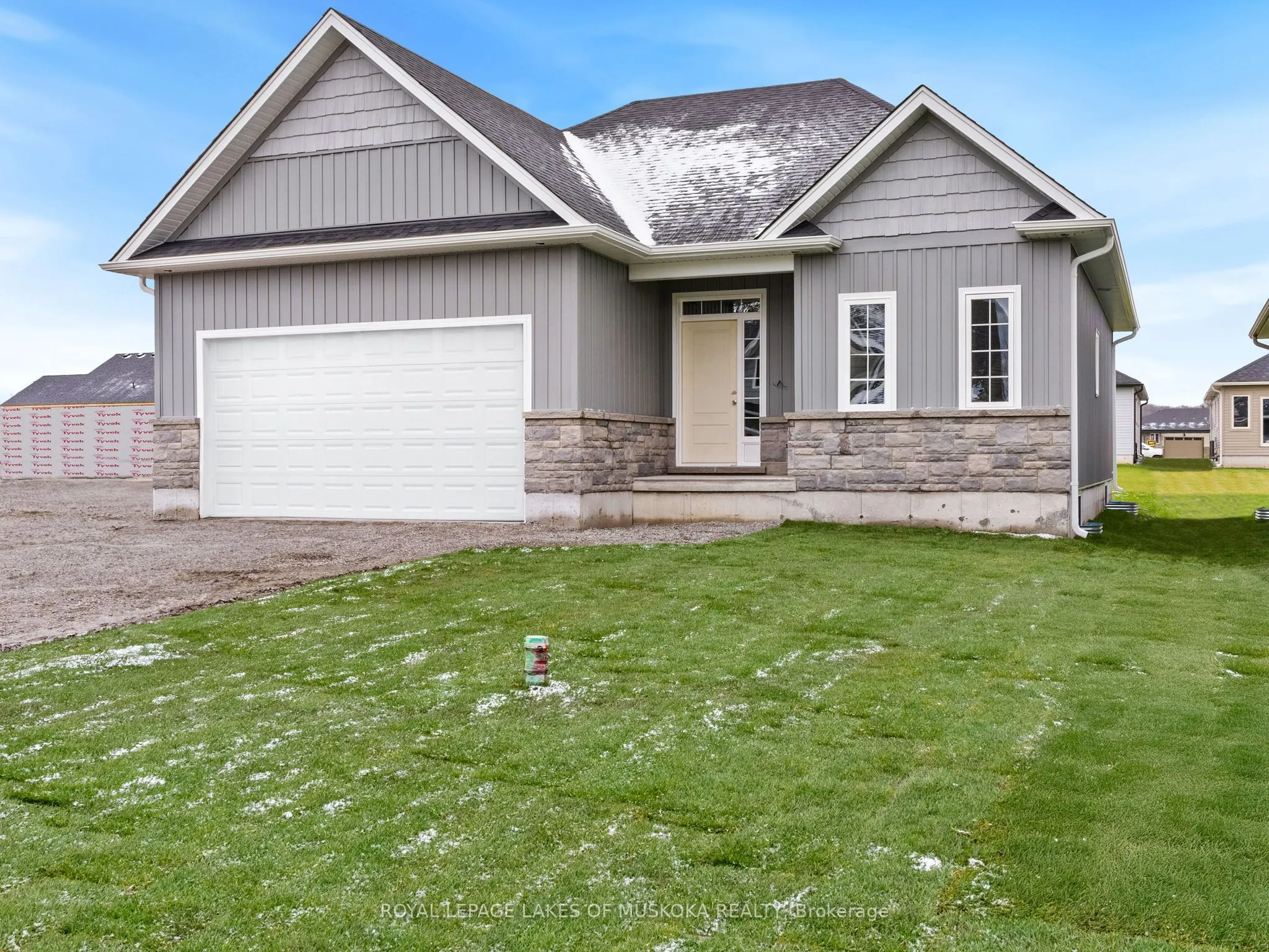 Detached Home For Sale | S11551644