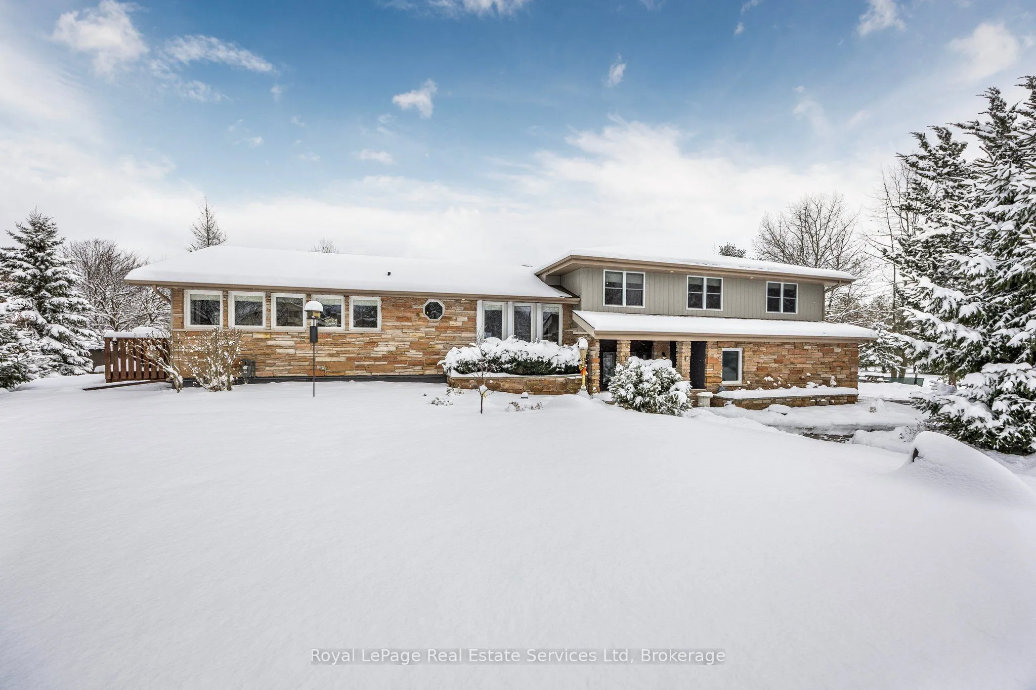 Detached Home For Sale | S11882670