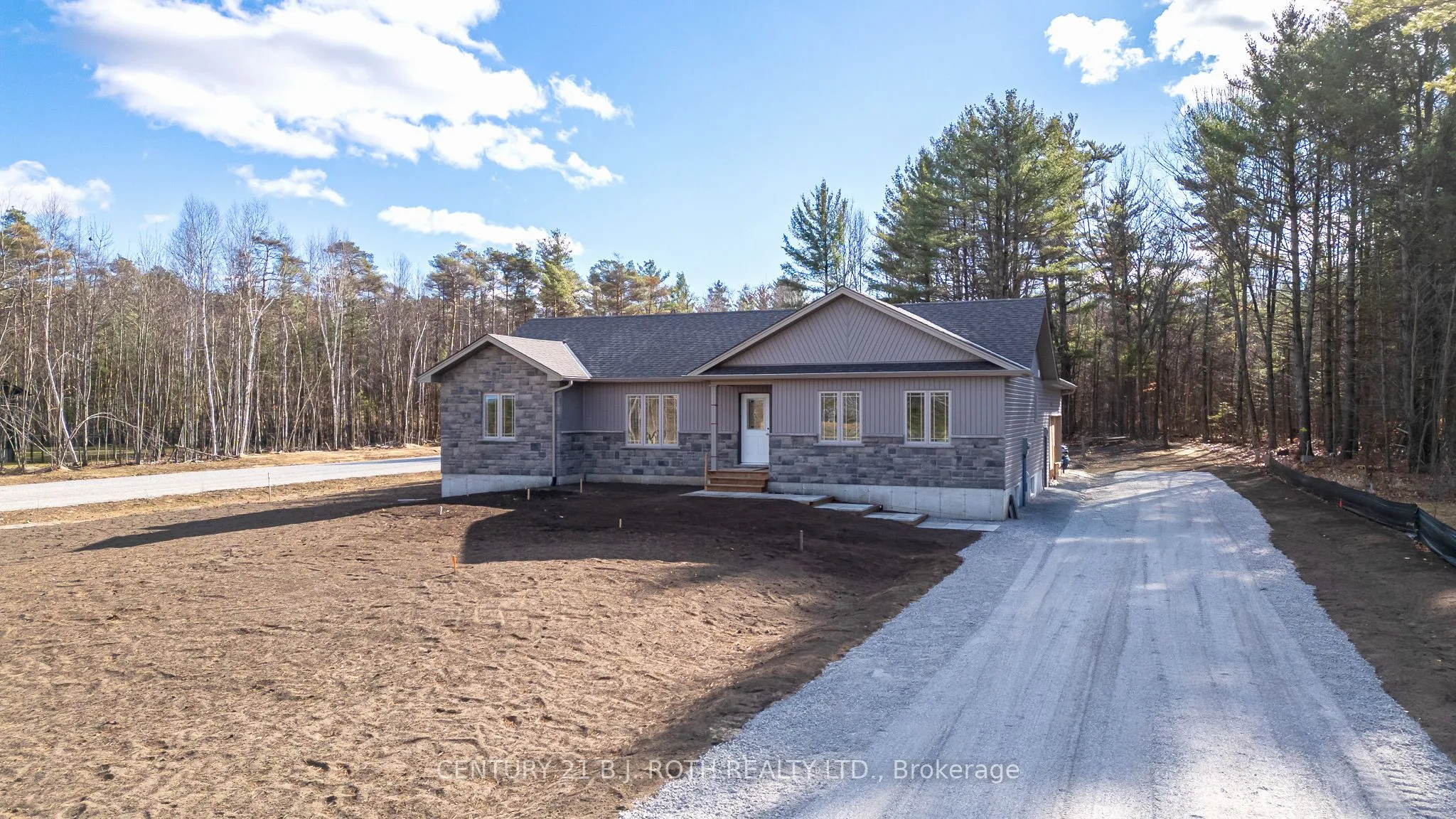 Detached Home For Sale | S11887032
