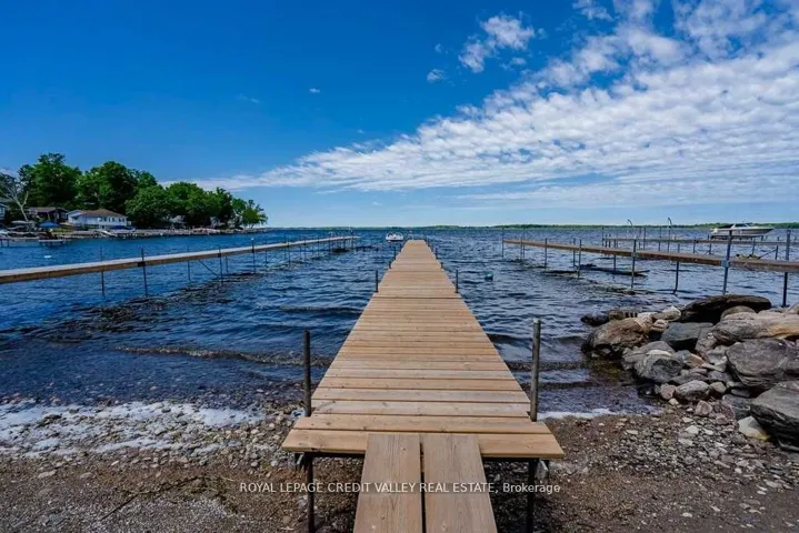 230  Robins Point  Road, Tay, ON L0K 2A0