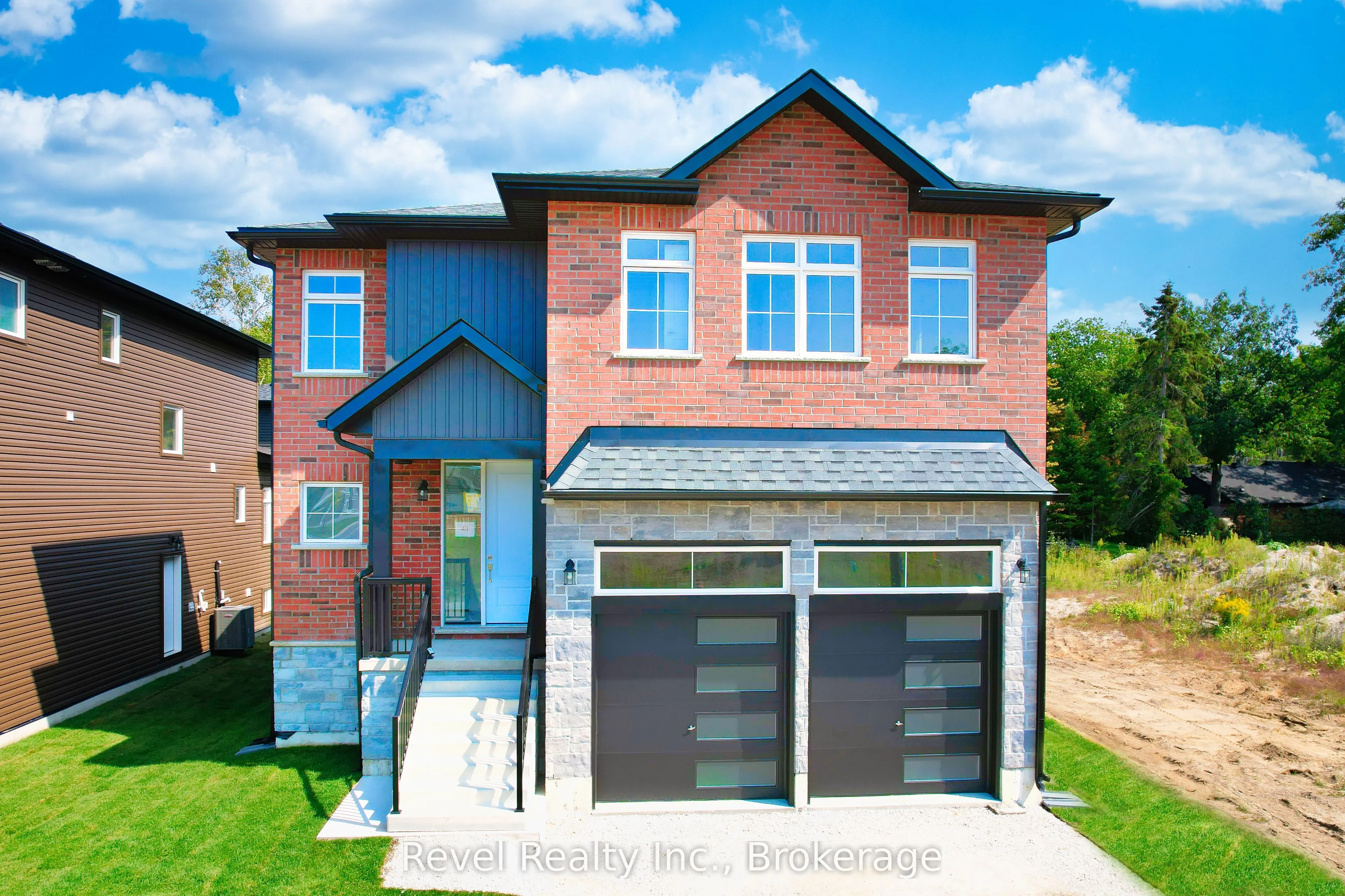 Detached Home For Sale | S12347775