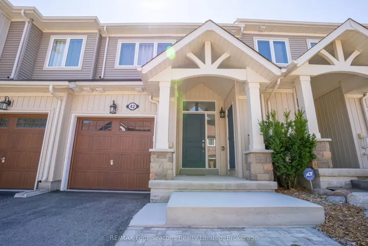 42  Lett  Avenue, Collingwood, ON L9Y 0X5