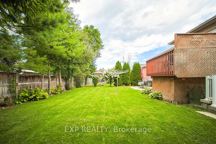 27  Green Pine  Crescent, Wasaga Beach, ON L9Z 1P4