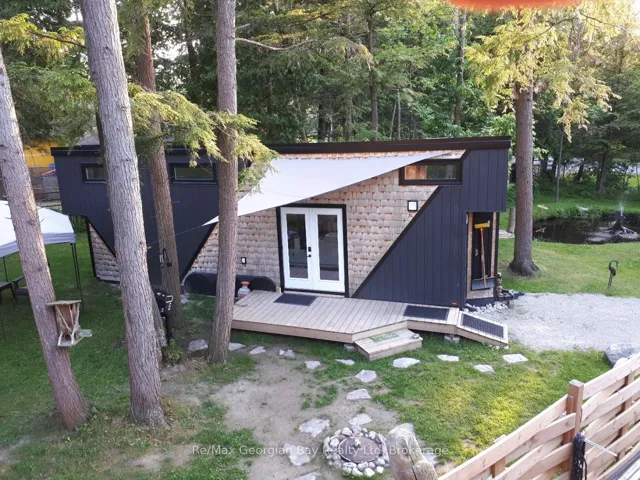 Welcome to this charming tiny home!