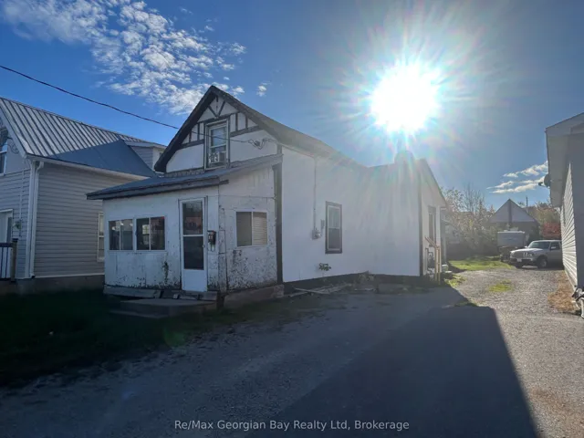 FRONT YARD DRIVE & SHARED DRIVEWAY