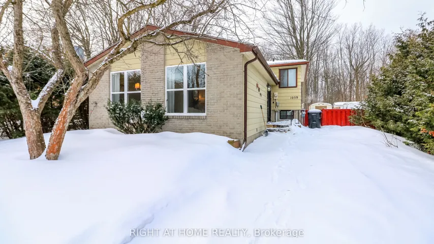 Welcome to 1059 Glen Mhor Cres