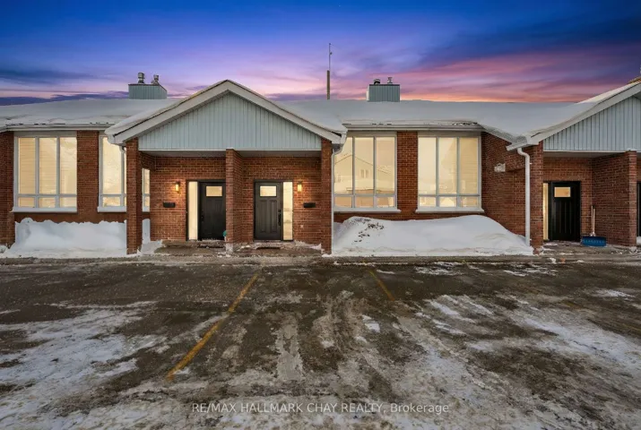 Unique bungalow condo townhouse in Barrie