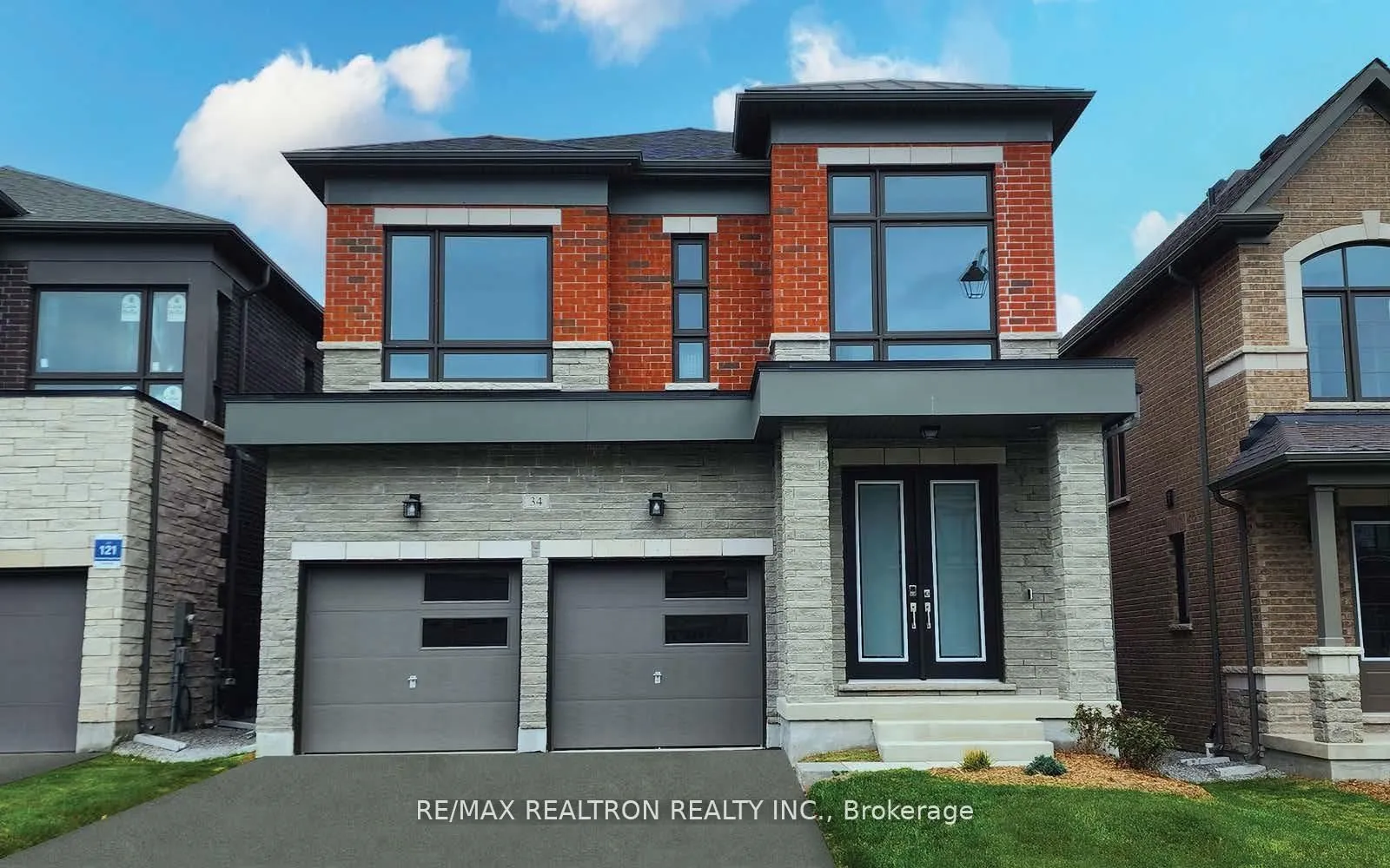 Detached Home For Sale | S12812928