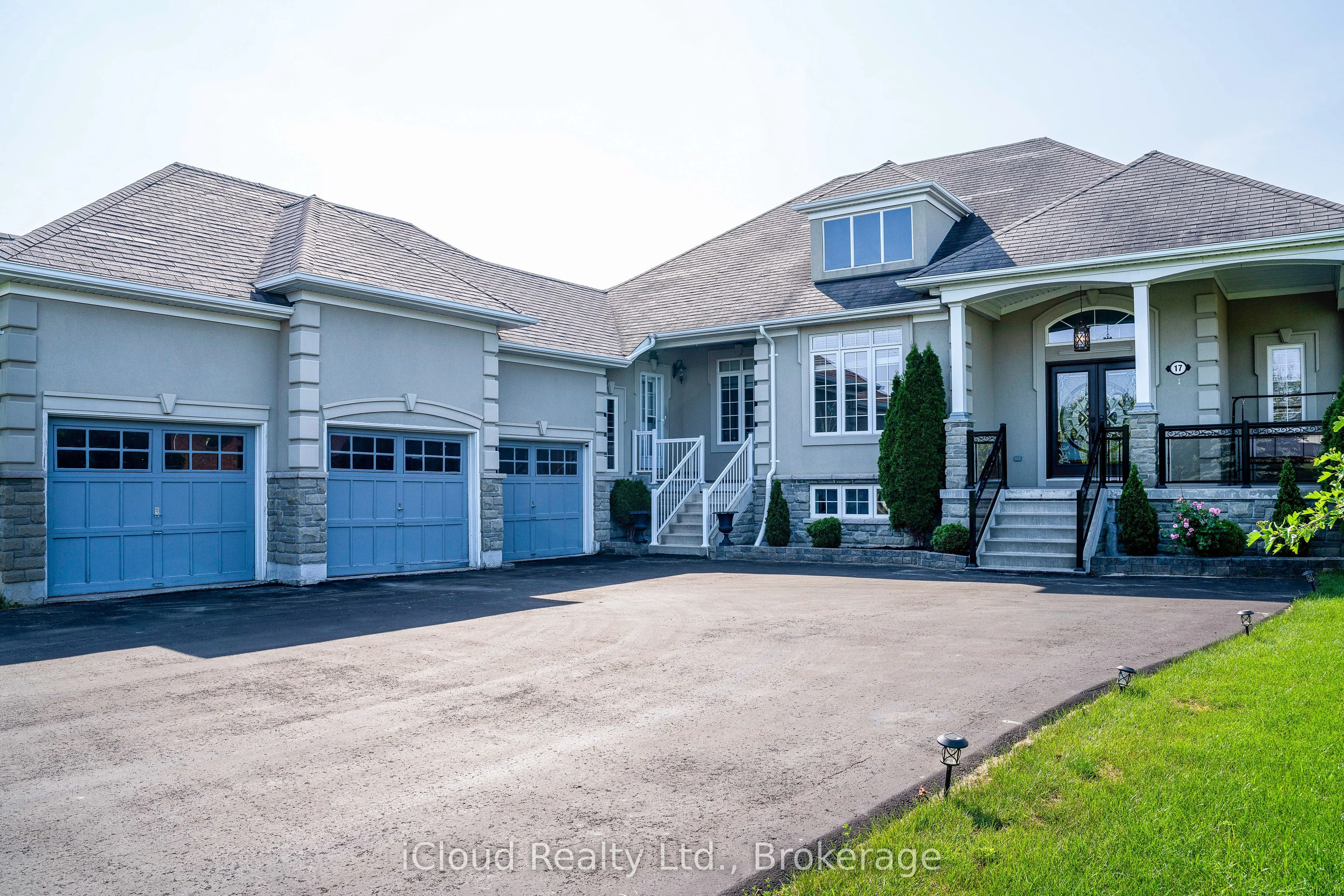 Detached Home For Sale | S12814298