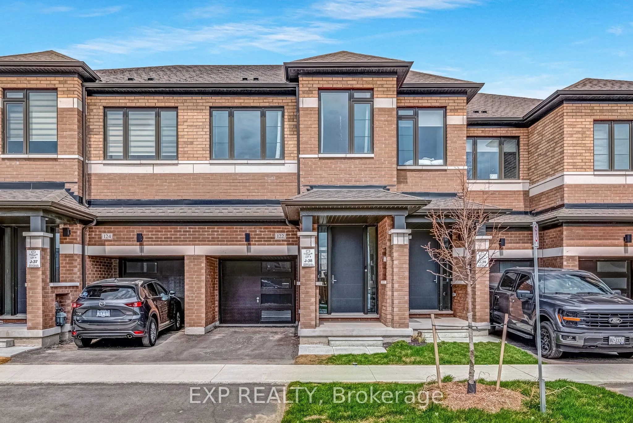 Property For Sale | S12860240