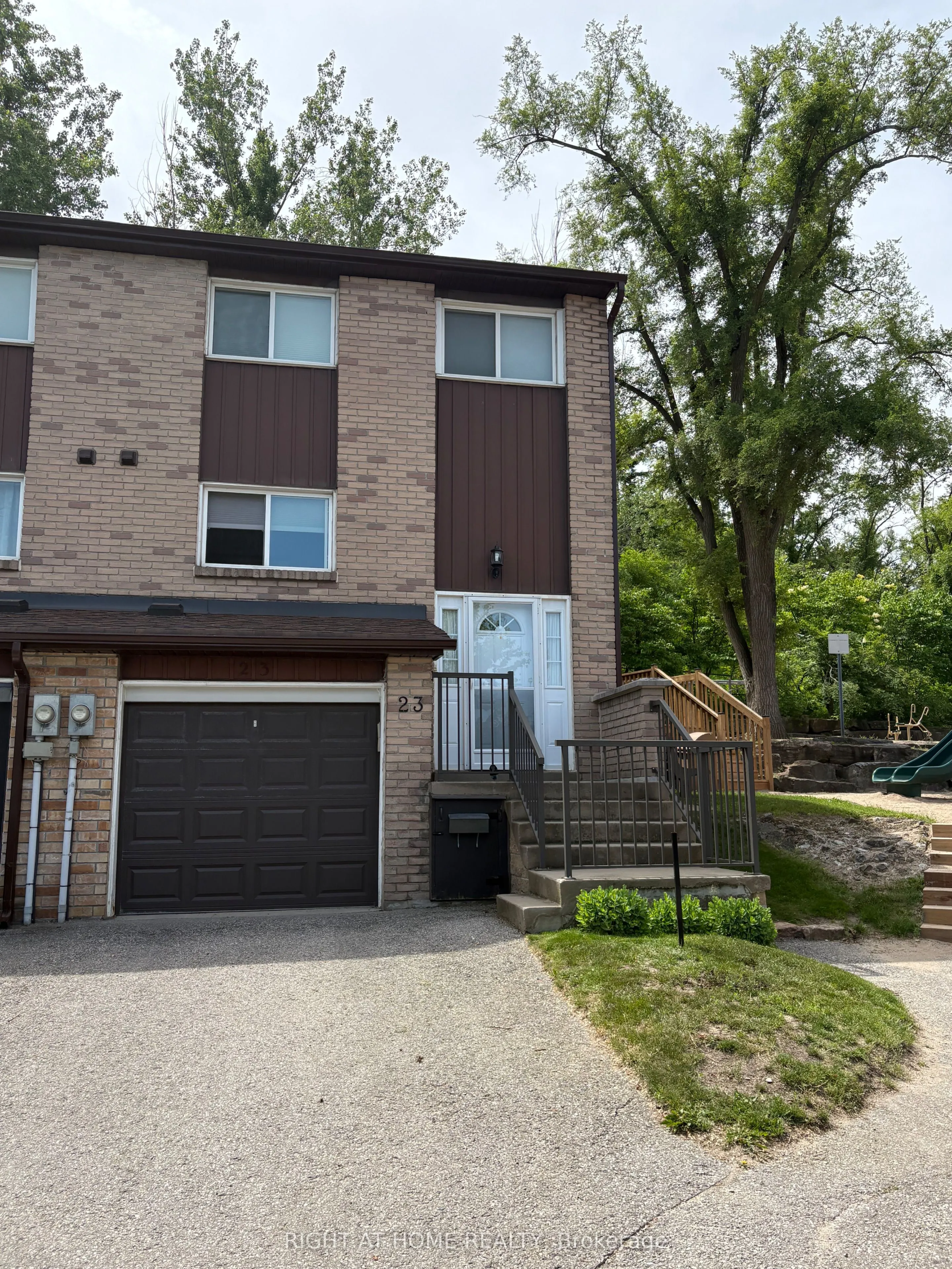 Property For Sale | S12915380