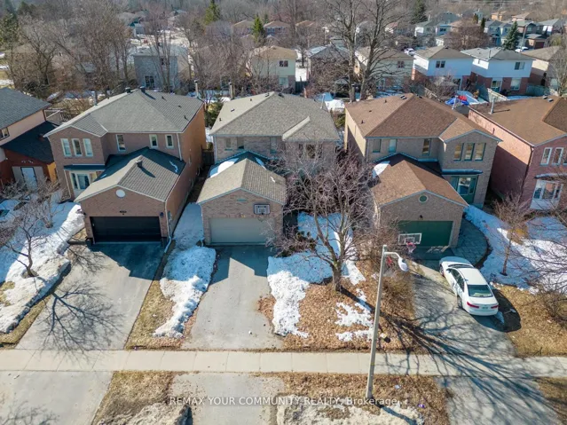 391  Hickling  Trail, Barrie, ON L4M 6A9