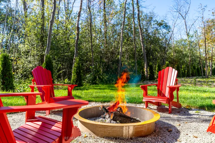 9746  Beachwood  Road, Collingwood, ON L9Y 0X2