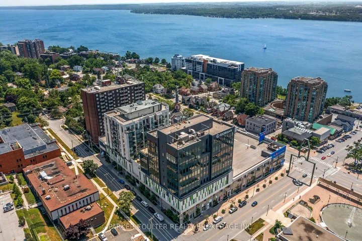 111  Worsley  Street, Barrie, ON L4M 5R5