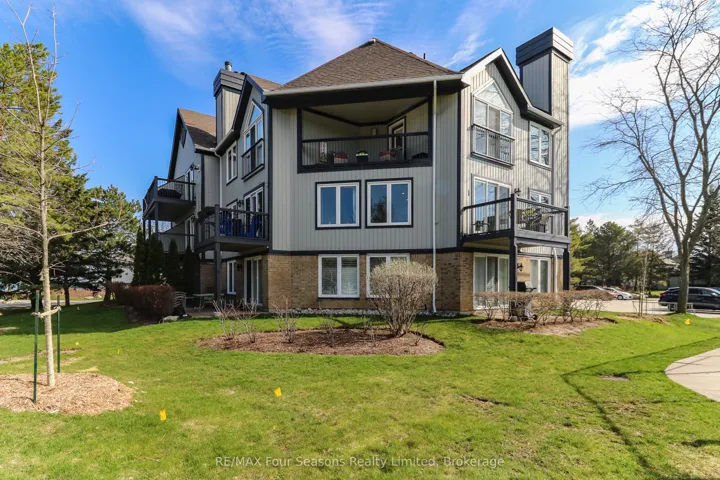 Two level corner unit with two balconies