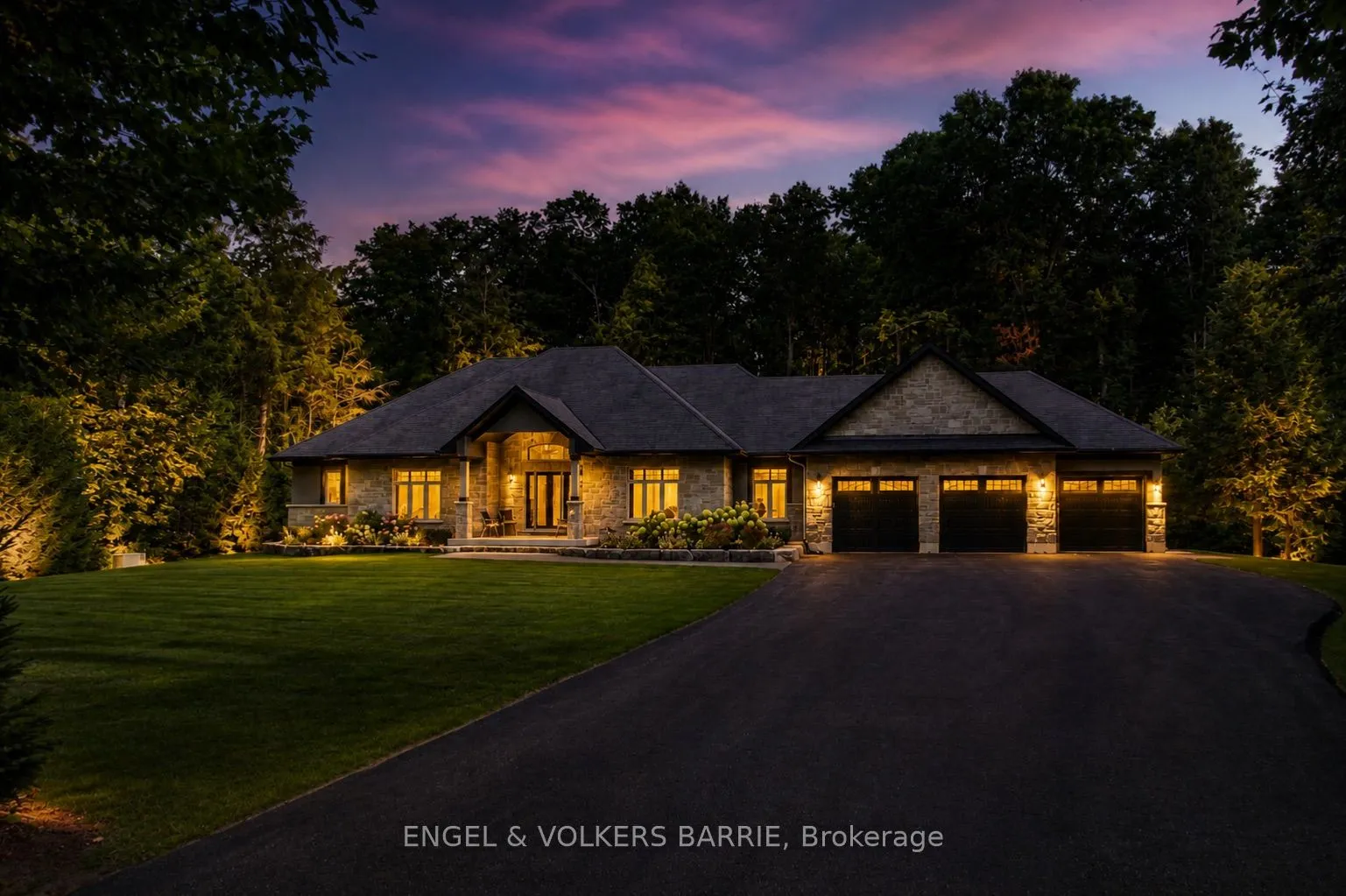 Detached Home For Sale | S13069908