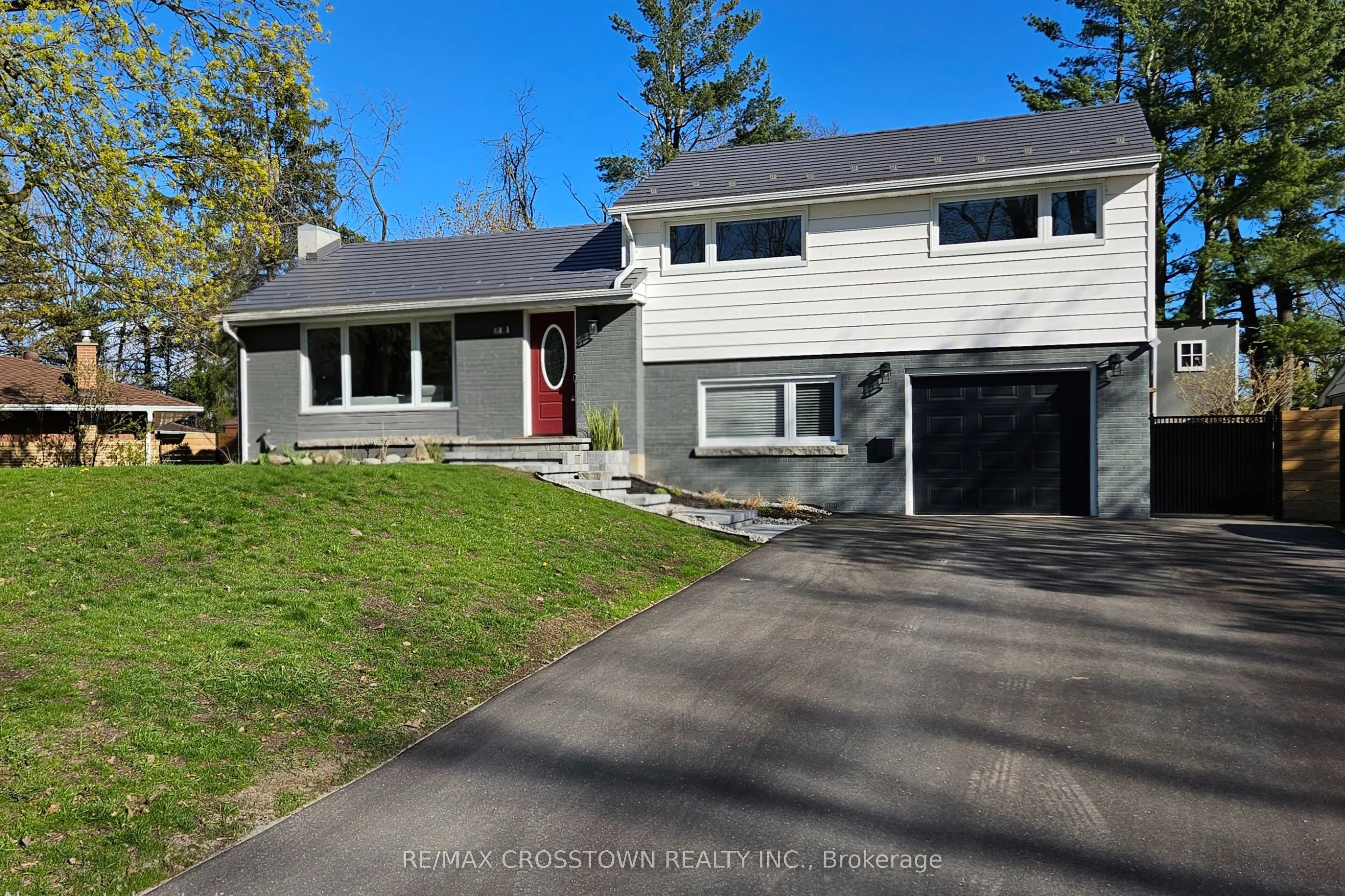 Detached Home For Sale | S13113952