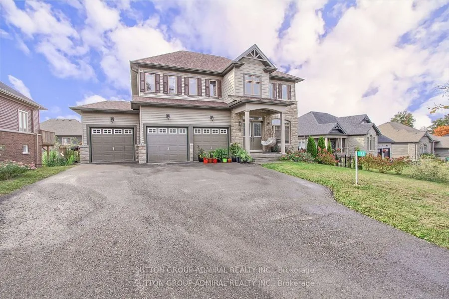 Detached Home For Sale | S13120274