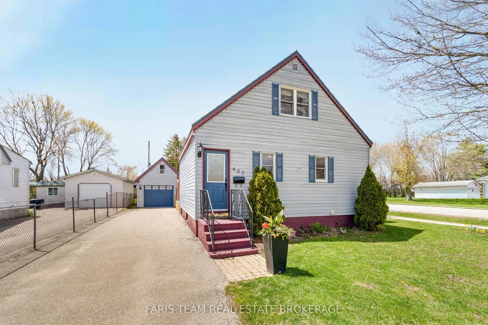 Detached Home For Sale | S13126086