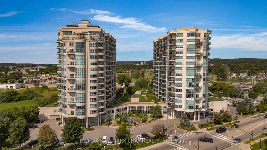 6 Toronto St - Exquisite Condo Community
