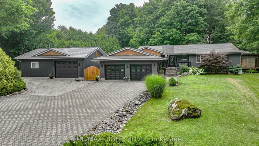 1220 Birchcliffe Crescent