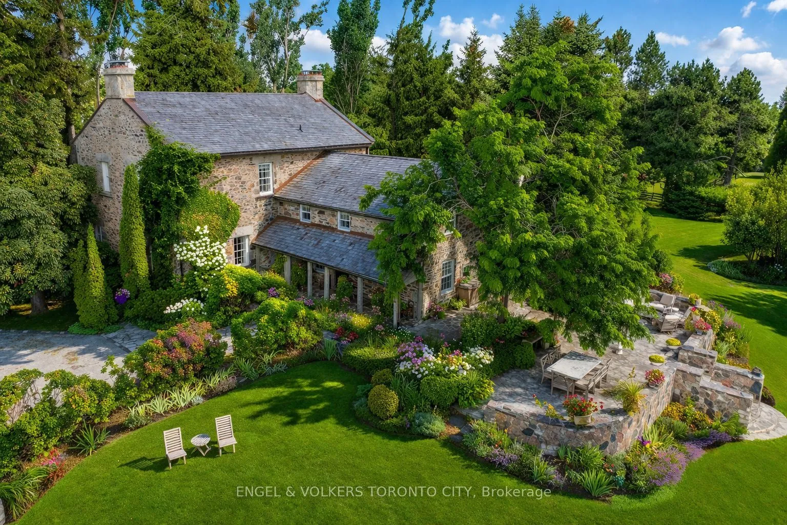 Detached Home For Sale | S13169688