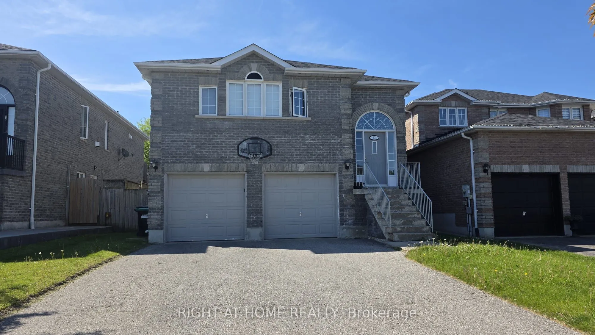 Cottage For Lease | S13237720