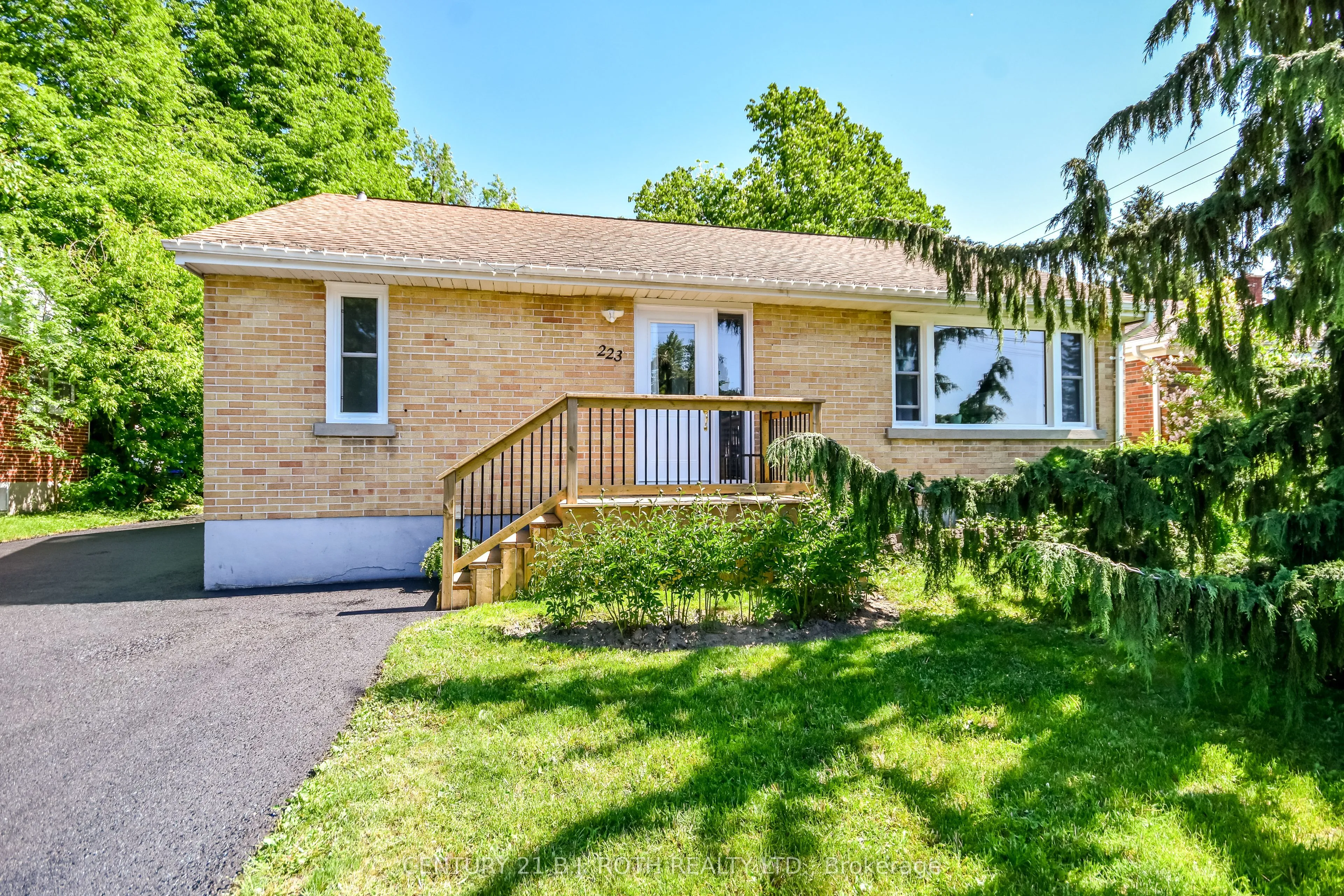 Detached Home For Sale | S13243730