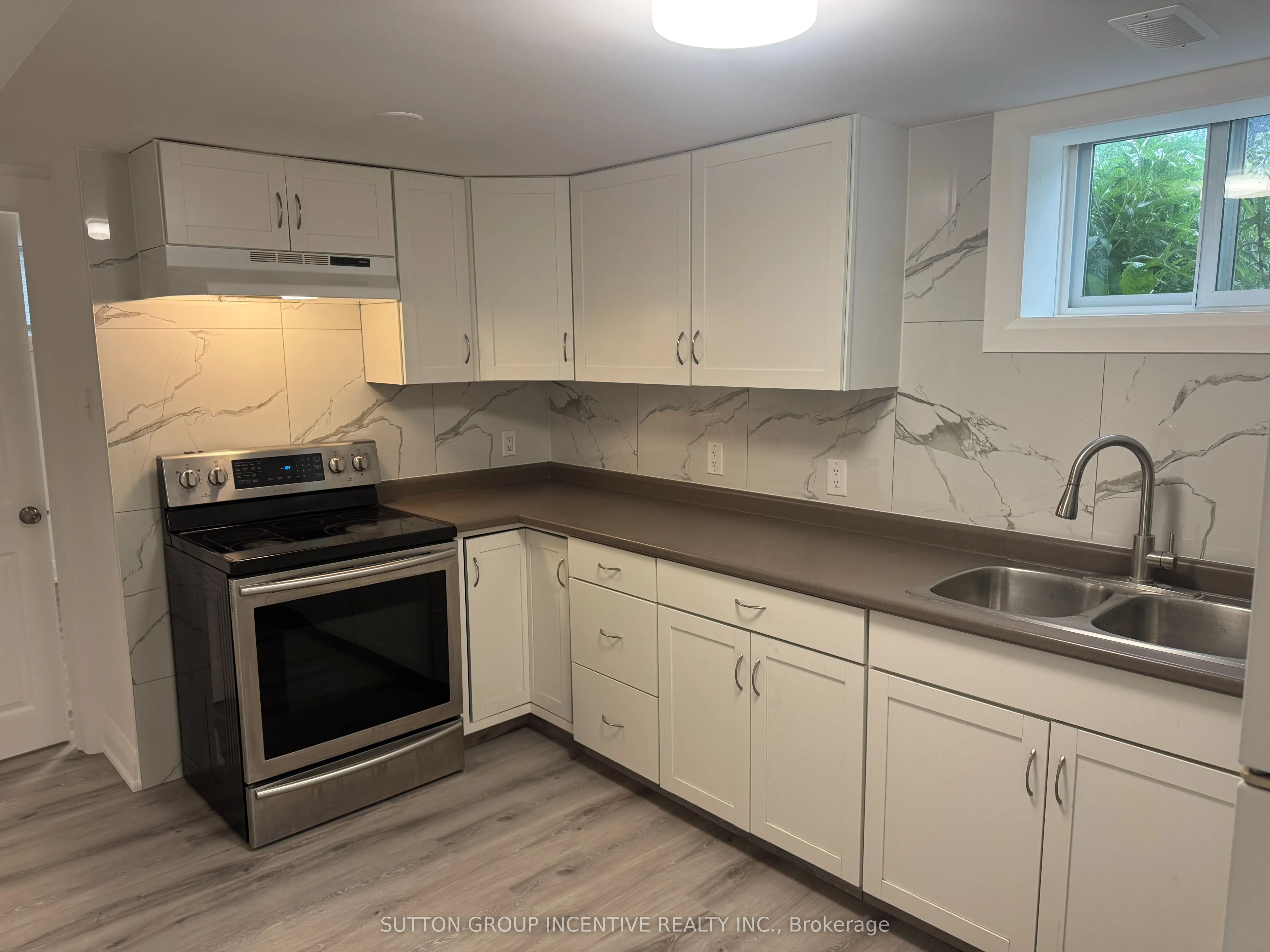 Semi-Detached Home For Lease | S13247854