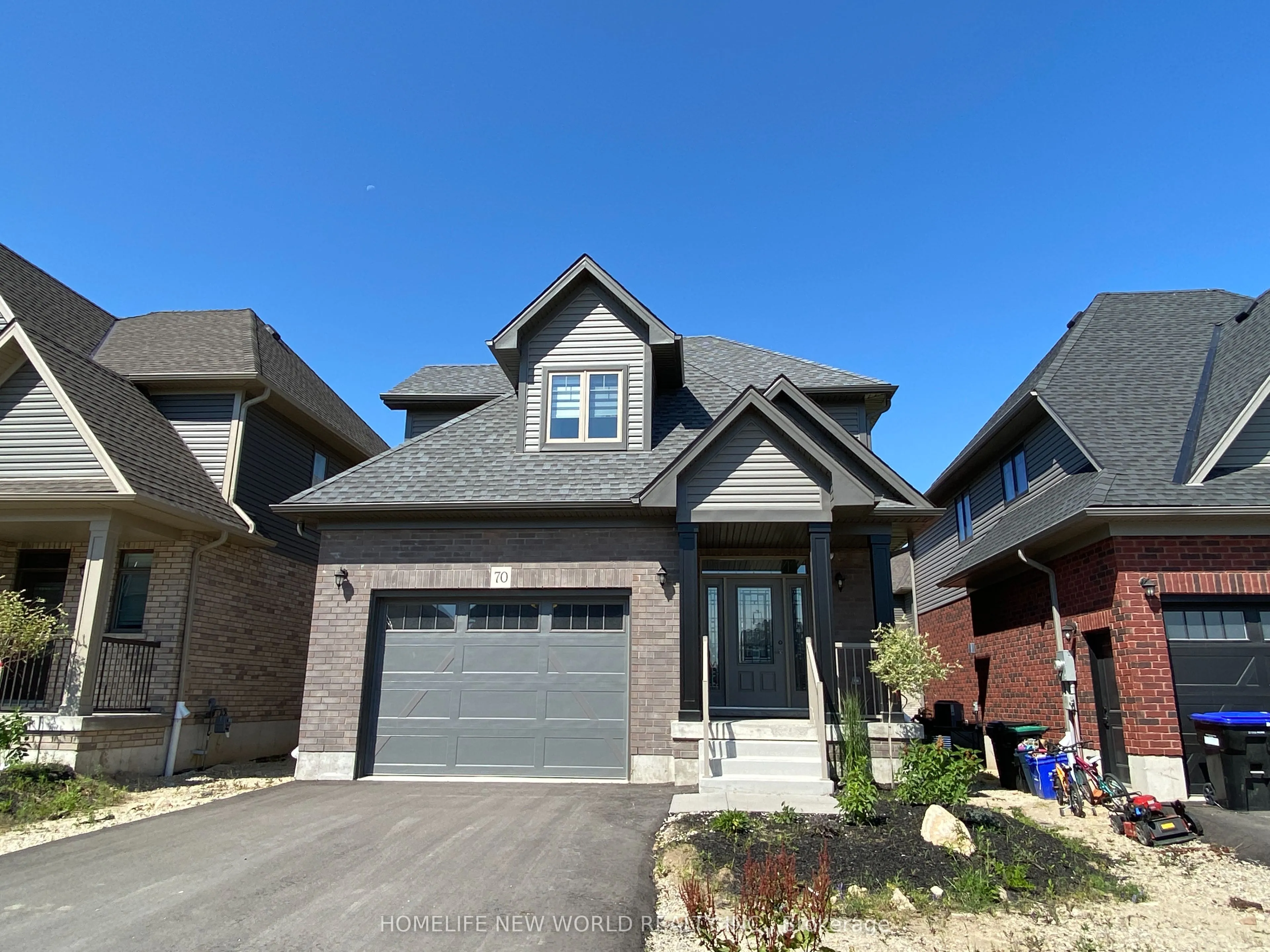 Detached Home For Lease | S13247922
