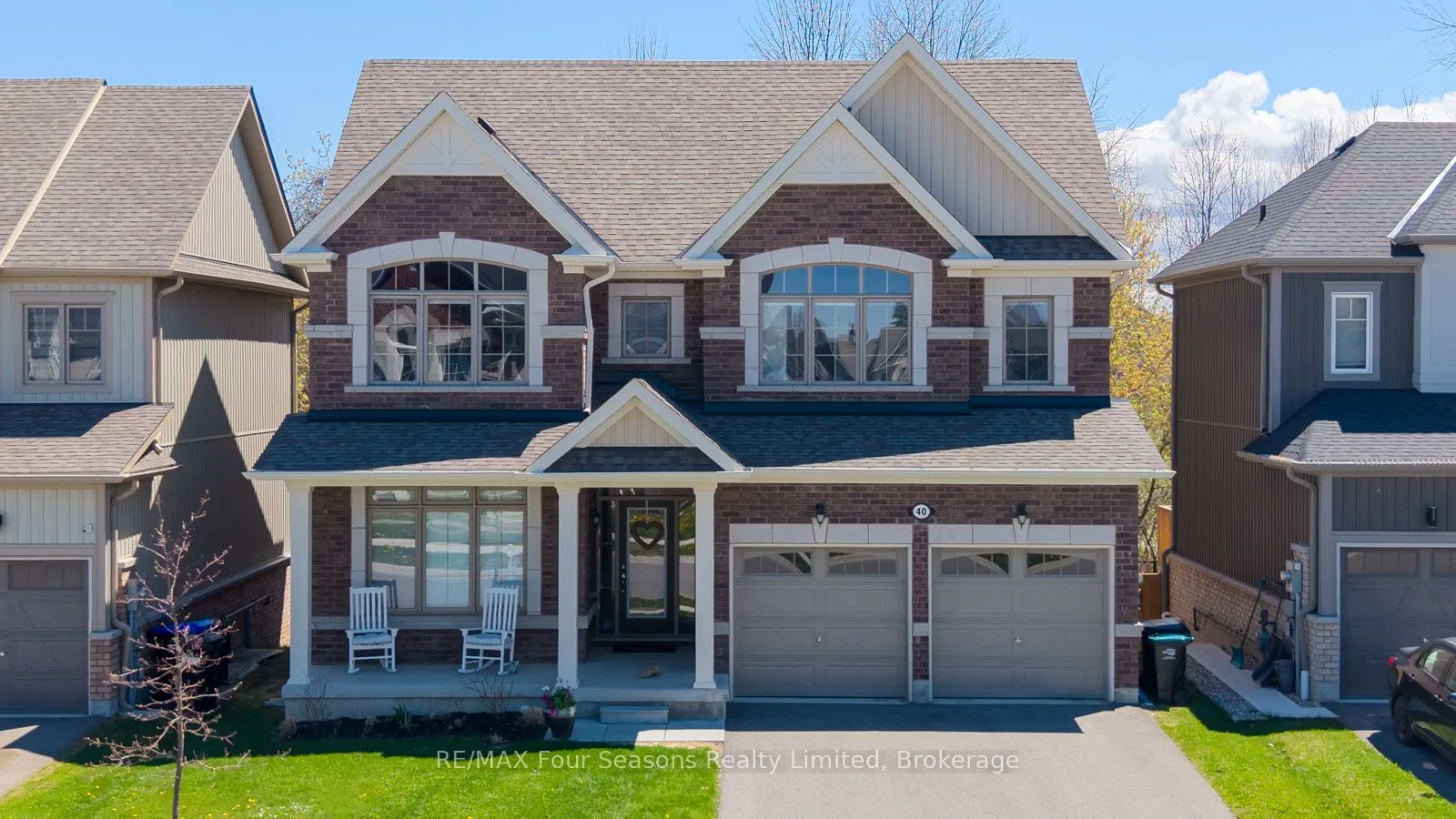 Detached Home For Lease | S13249106