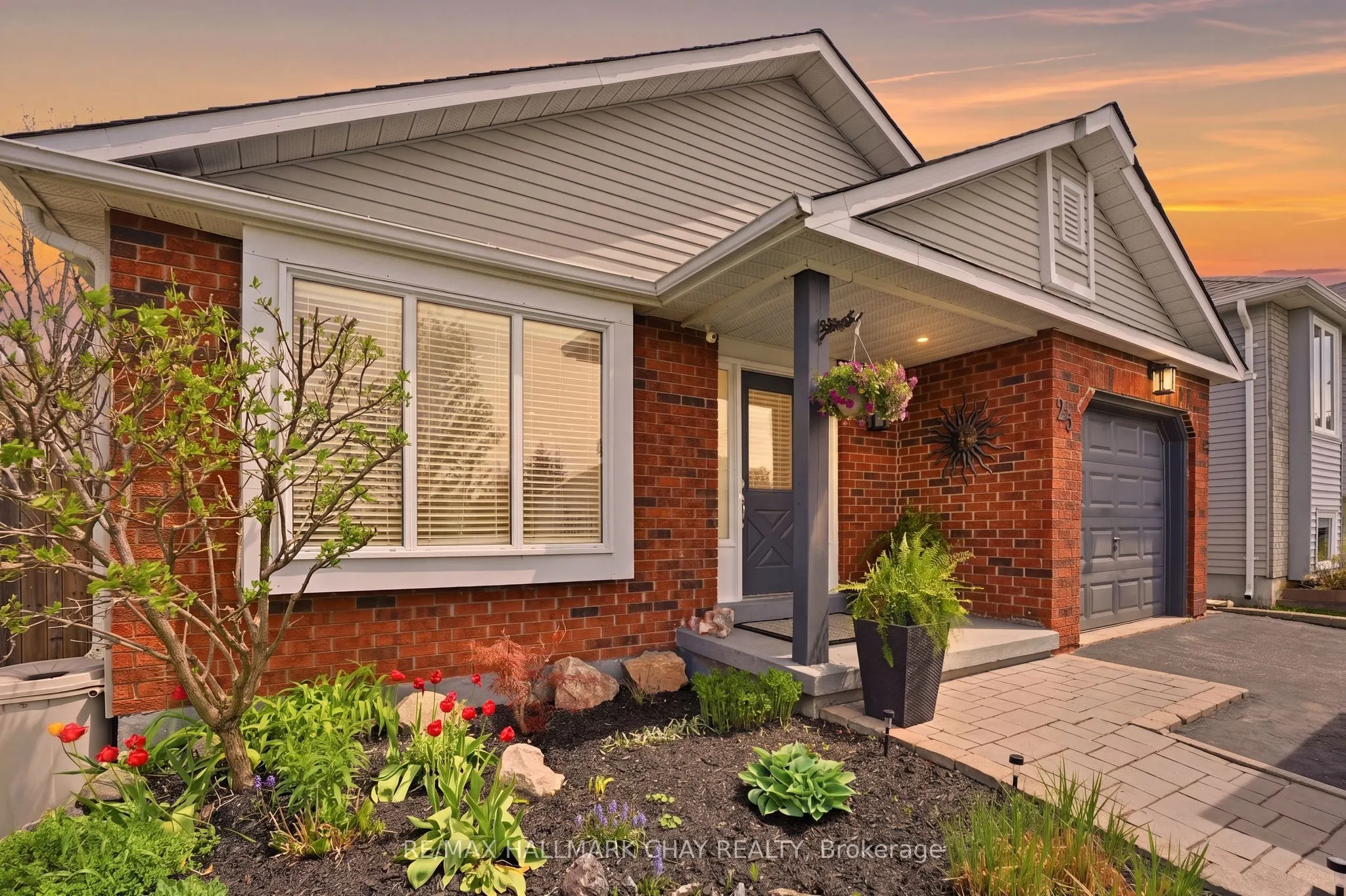 Detached Home For Sale | S13249790