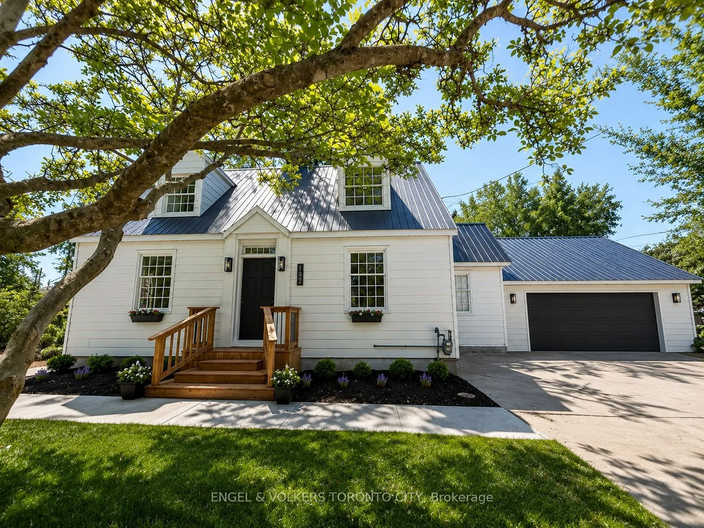 Detached Home For Sale | S13257842