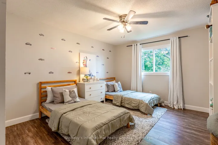Large 2nd bedroom
