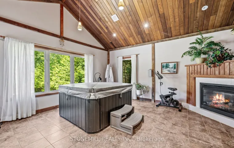 868 Eastdale Drive, Wasaga Beach, ON L9Z 2R2