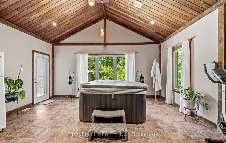 868 Eastdale Drive, Wasaga Beach, ON L9Z 2R2