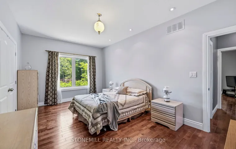 868 Eastdale Drive, Wasaga Beach, ON L9Z 2R2