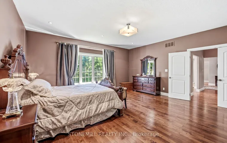 868 Eastdale Drive, Wasaga Beach, ON L9Z 2R2