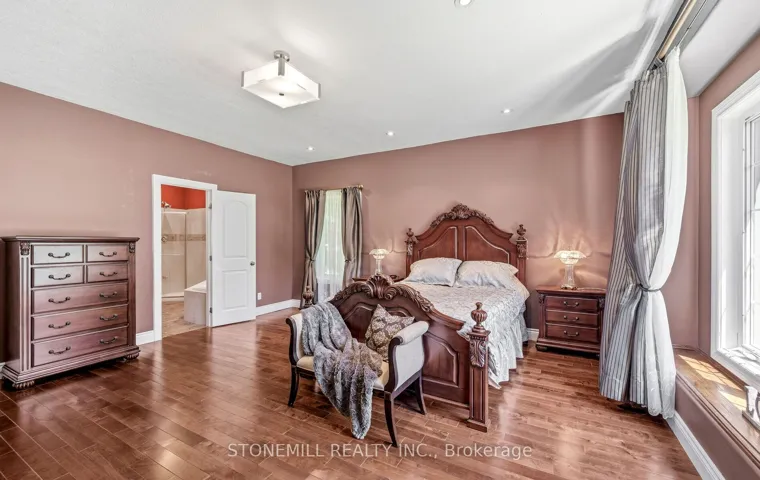 868 Eastdale Drive, Wasaga Beach, ON L9Z 2R2