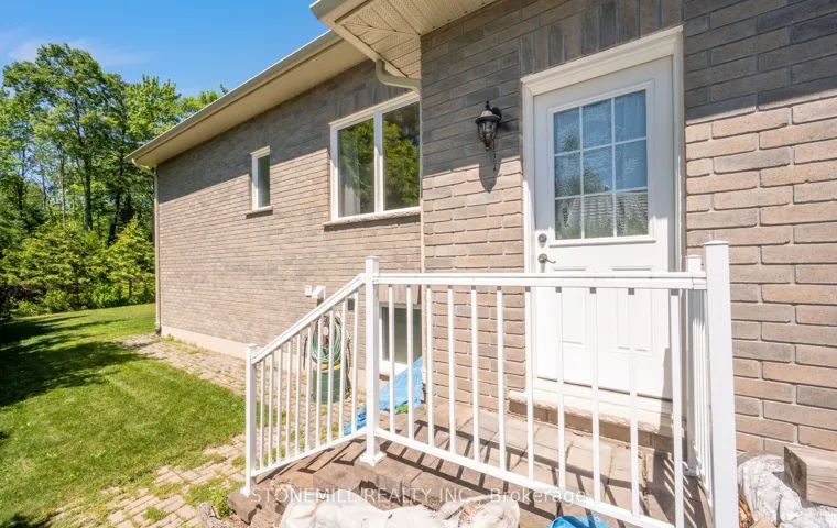 868 Eastdale Drive, Wasaga Beach, ON L9Z 2R2