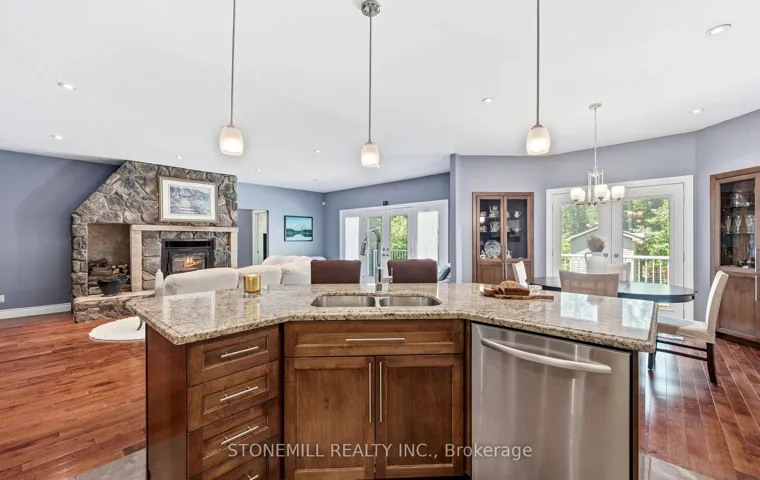 868 Eastdale Drive, Wasaga Beach, ON L9Z 2R2