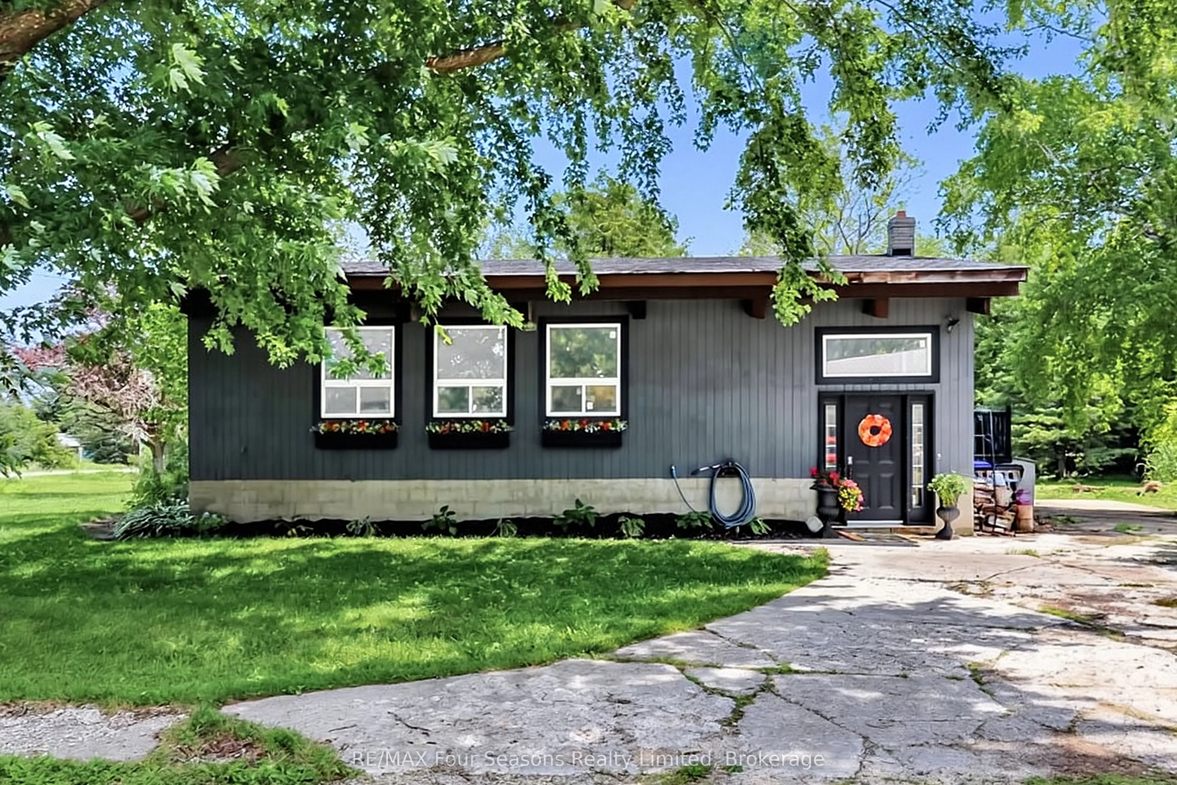 Detached Home For Sale | S13512664