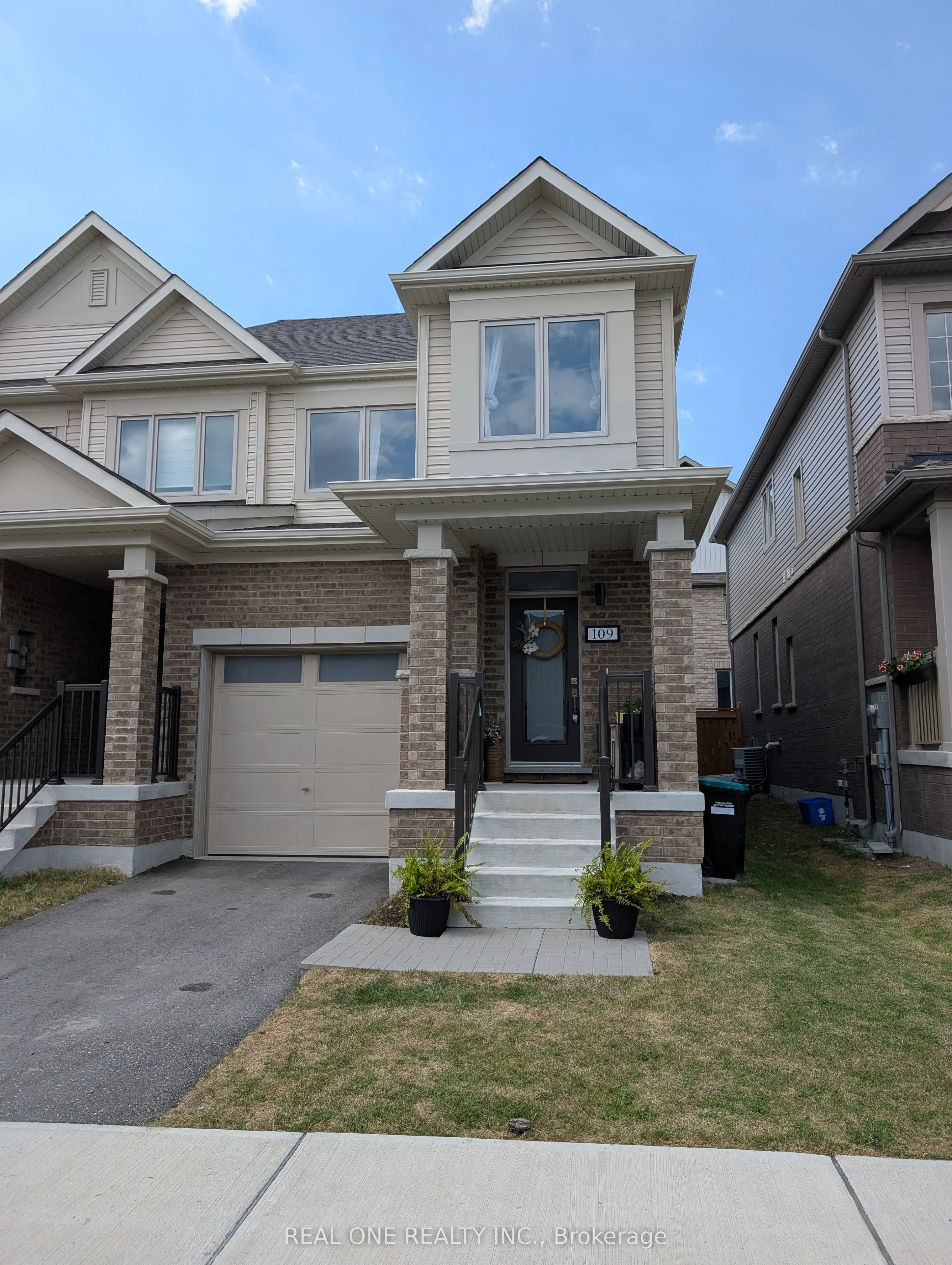 Property For Lease | S13559630