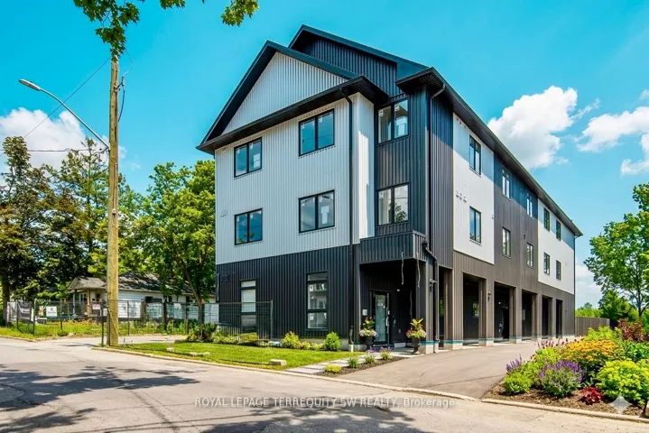 145 Clapperton Street 204, Barrie, ON L4M 3G3
