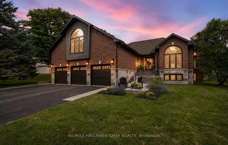 32 Forest Hill Drive - Stunning Detached Bungalow