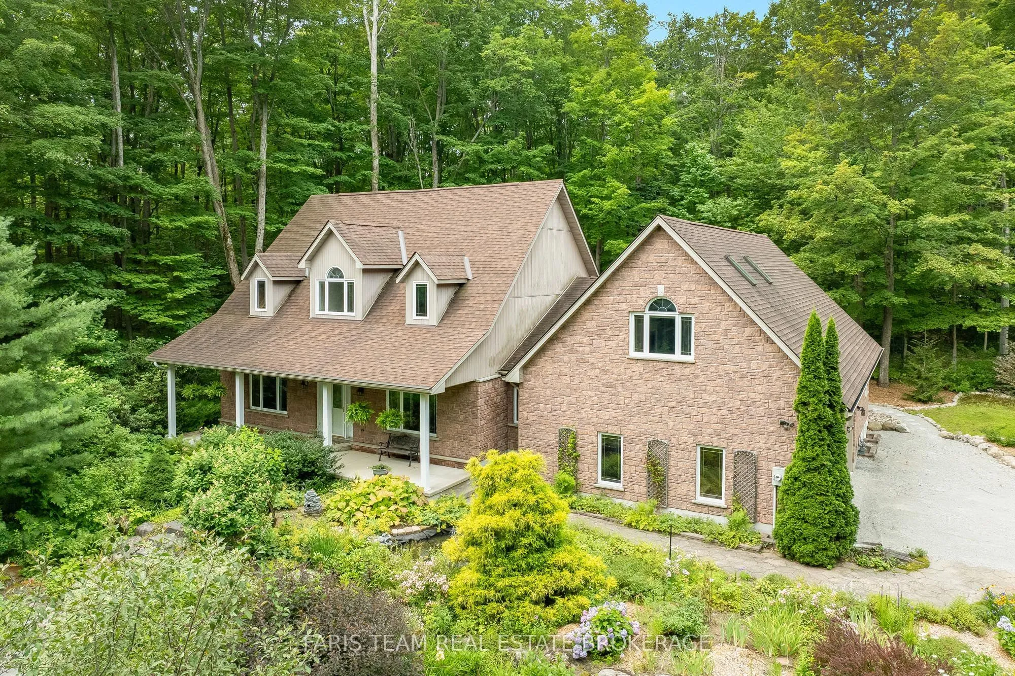 Detached Home For Sale | S13621582