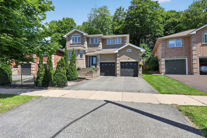 35 Bloom Crescent, Barrie, ON L4N 0S8