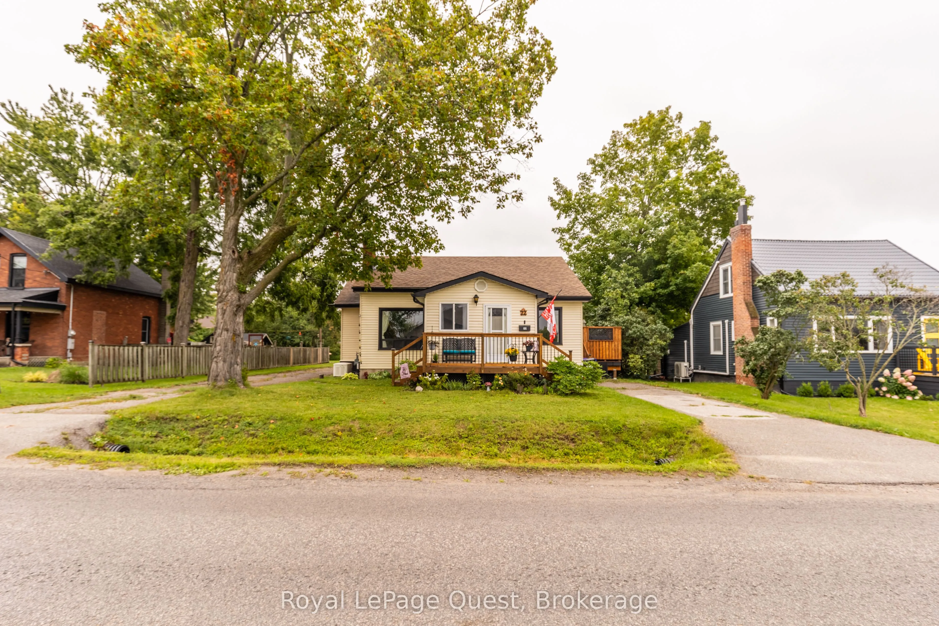 Detached Home For Sale | S13735156