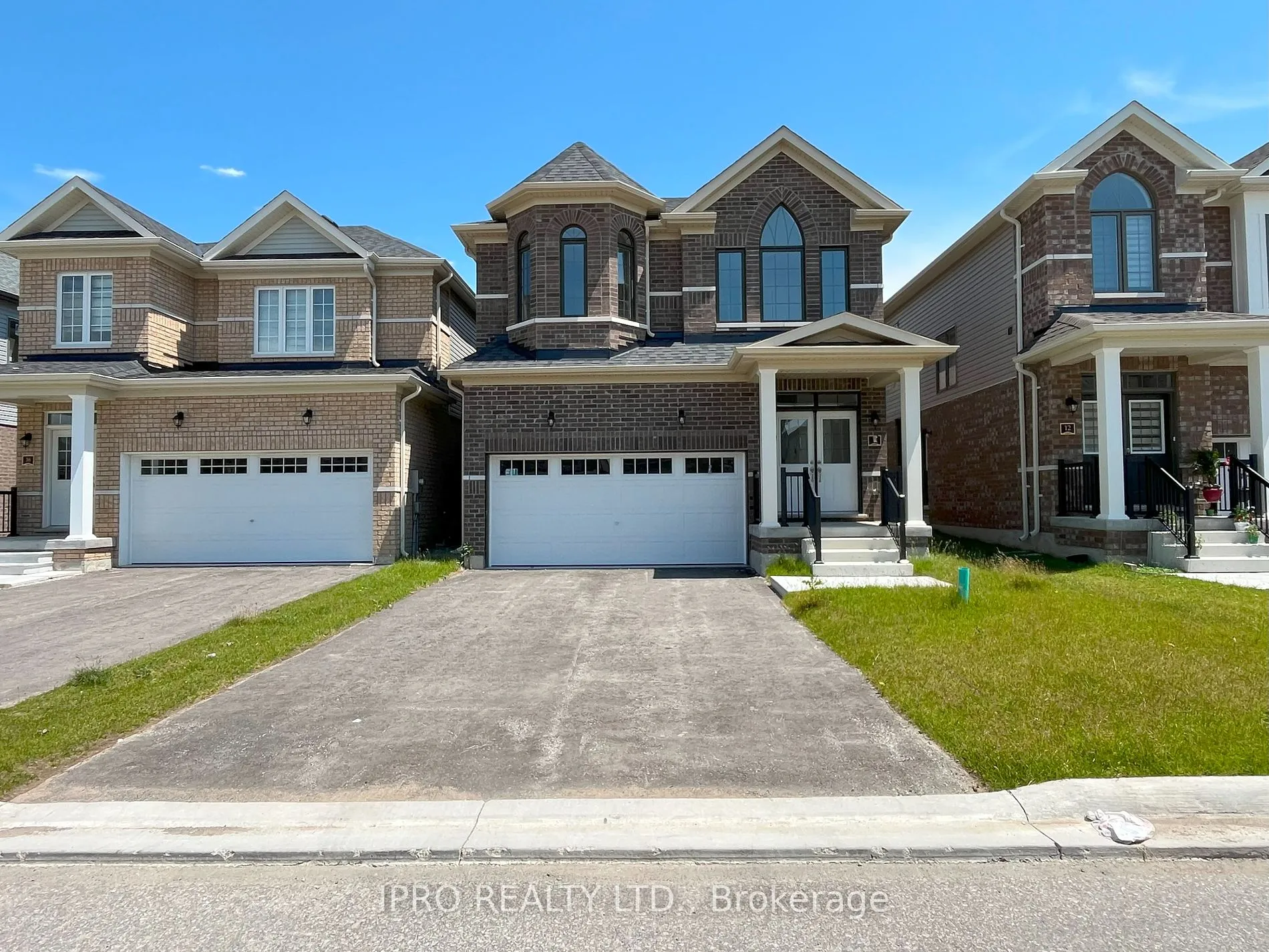 Detached Home For Sale | S9014643