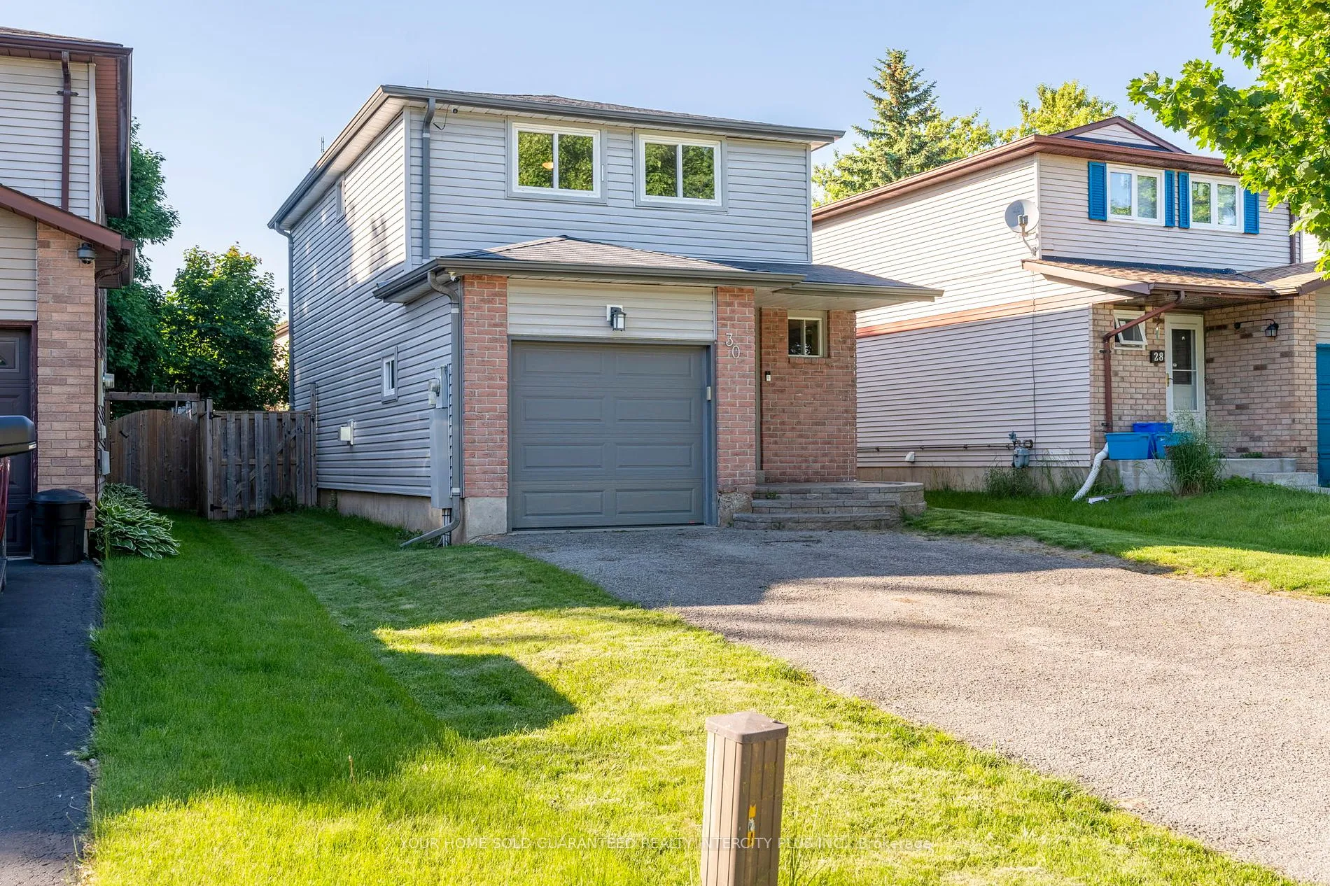 Detached Home For Sale | S9041161